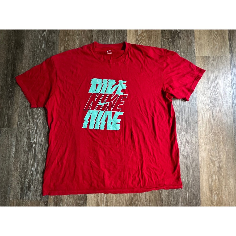Nike Graphic Tee Mens XXL Red Glitch Logo Short Sleeve Cotton Sportswear Shirt